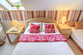 Отели типа «постель и завтрак» B&B Kamelia Walerianowo Двухместный номер с 1 кроватью и собственной ванной комнатой-6
